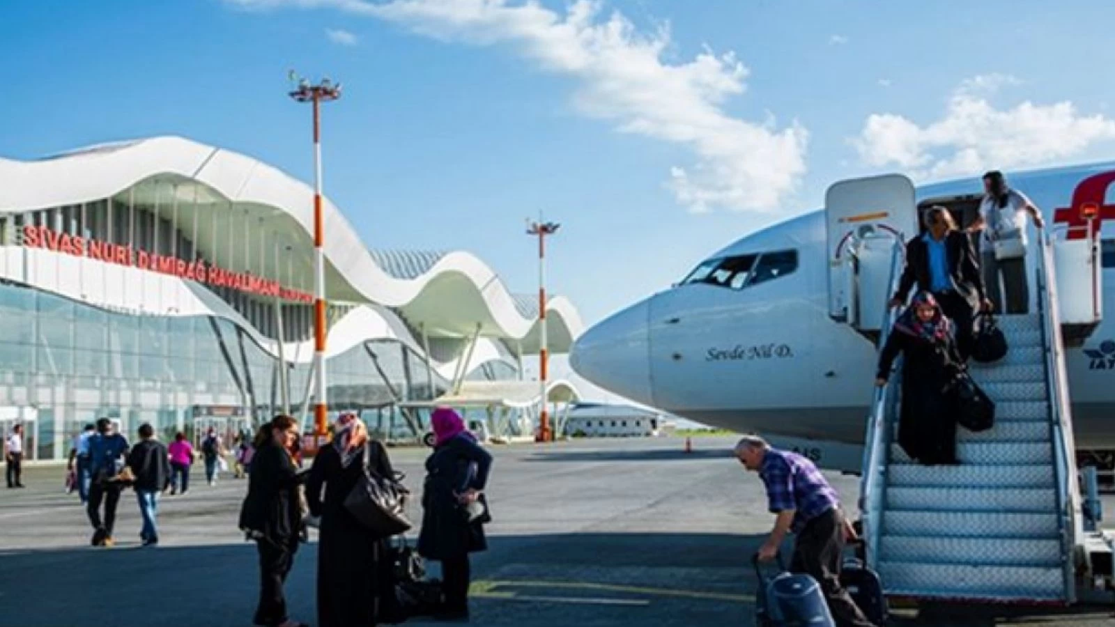 Kıbrıs  Havalimanı Yılda 437 Bin 488 Yolcuya Hizmet Verdi